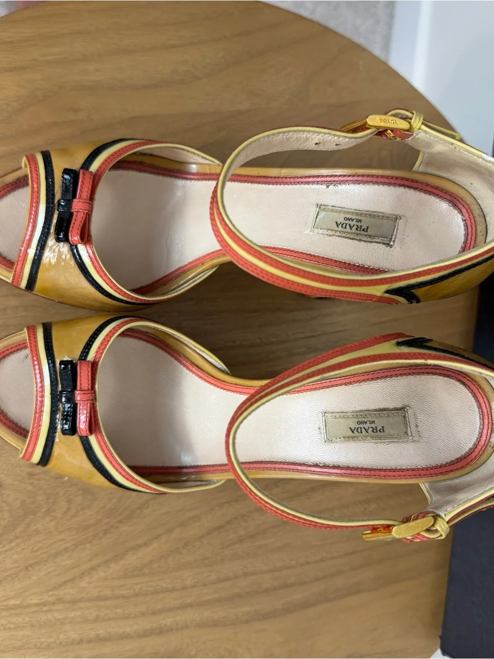 Prada Milano Patent Leather Tan Orange Black Bow Platform Heeled Sandals 39.5